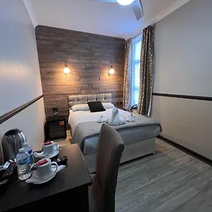 The Commongate Bed & Breakfast London